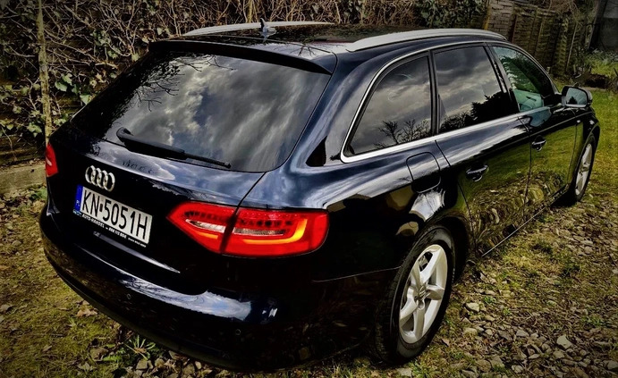 Audi A4 cena 46900 przebieg: 210000, rok produkcji 2012 z Sulejów małe 562